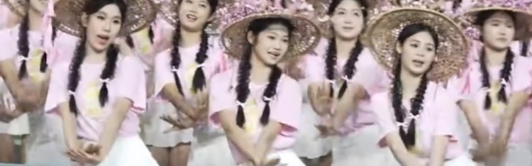 直播吧咪咕体育直播-拉拉队整活“六叔公”，梅州出圈靠什么
