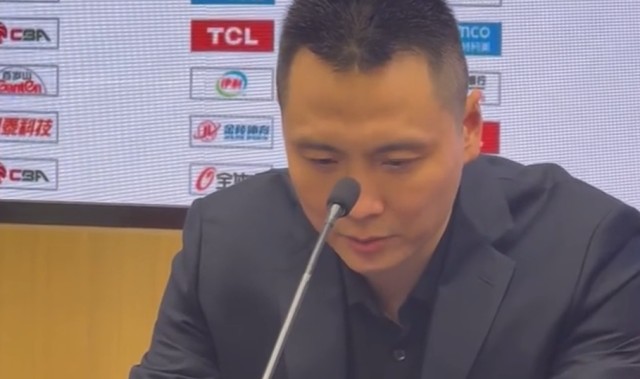 直播吧咪咕体育直播-输深圳发布会！卢伟解析不上白边与末节体能问题，两度揽责背锅
