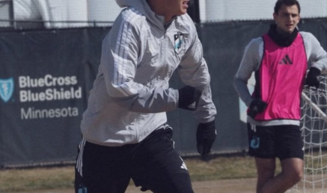 记者：J罗目前已从疾病中康复，昨天他已开始恢复正常训练