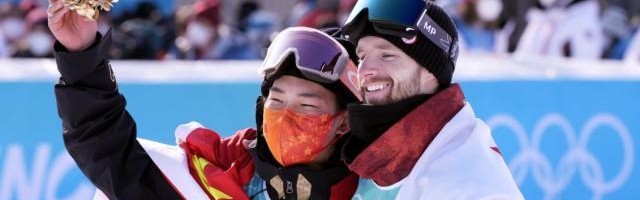 足球游戏-偶像大赞苏翊鸣：了不起的滑手 现在是他推动我了