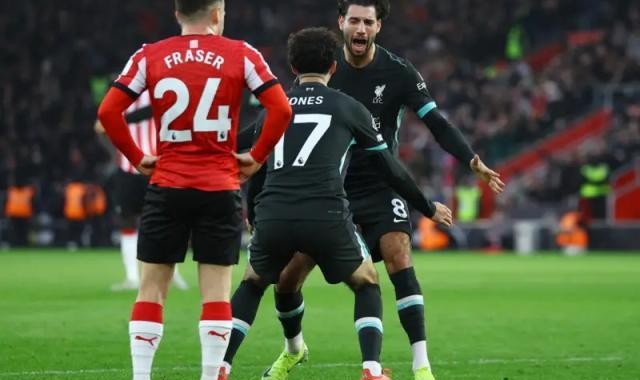 足球比赛直播-【英超】法老幽默双响，利物浦3-2圣徒，31分领跑英超